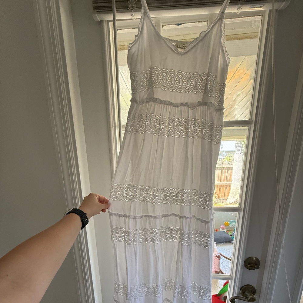 Elegant White Maxi Dress